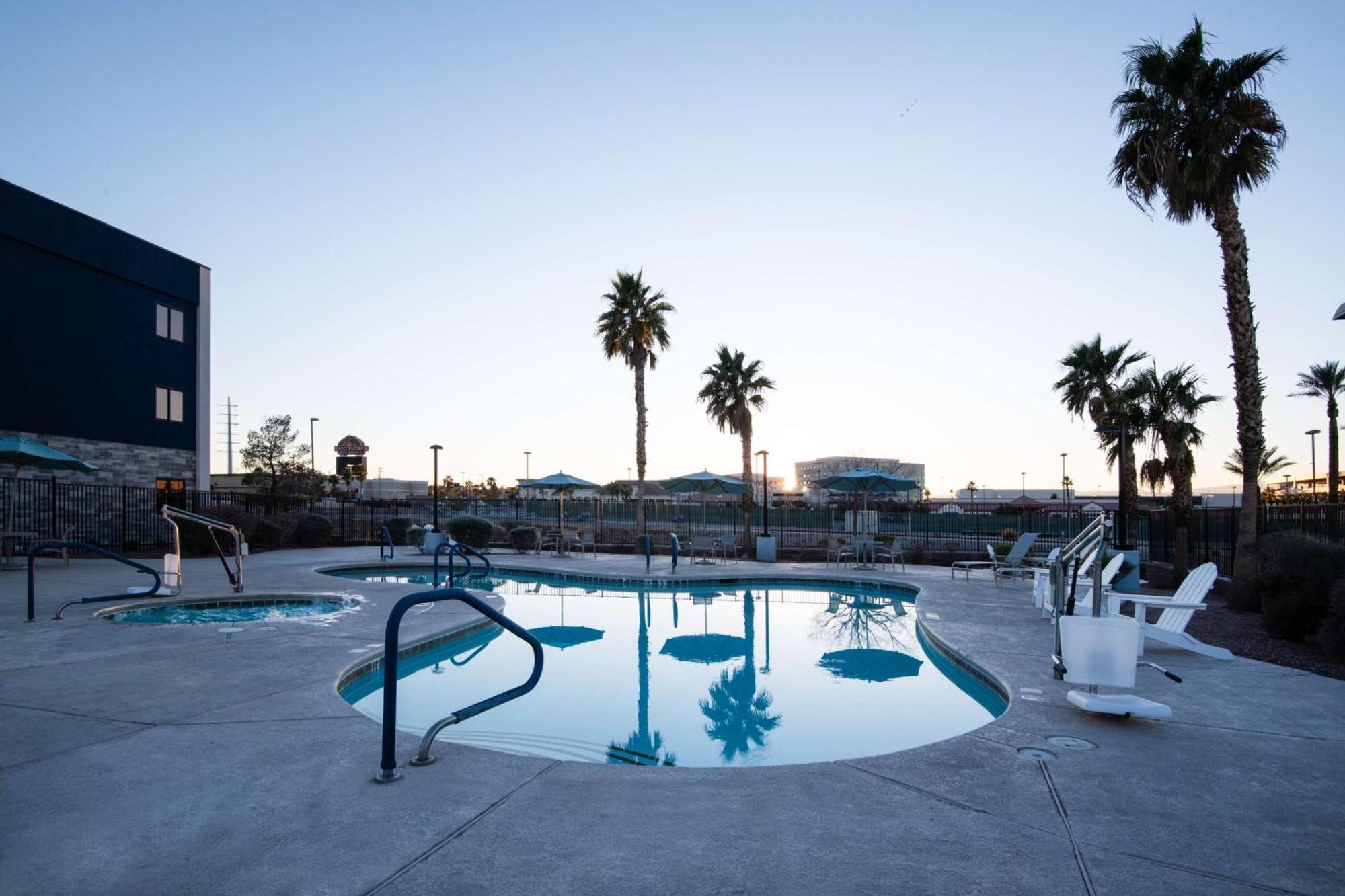 Hampton Inn & Suites Las Vegas-Henderson Bagian luar foto